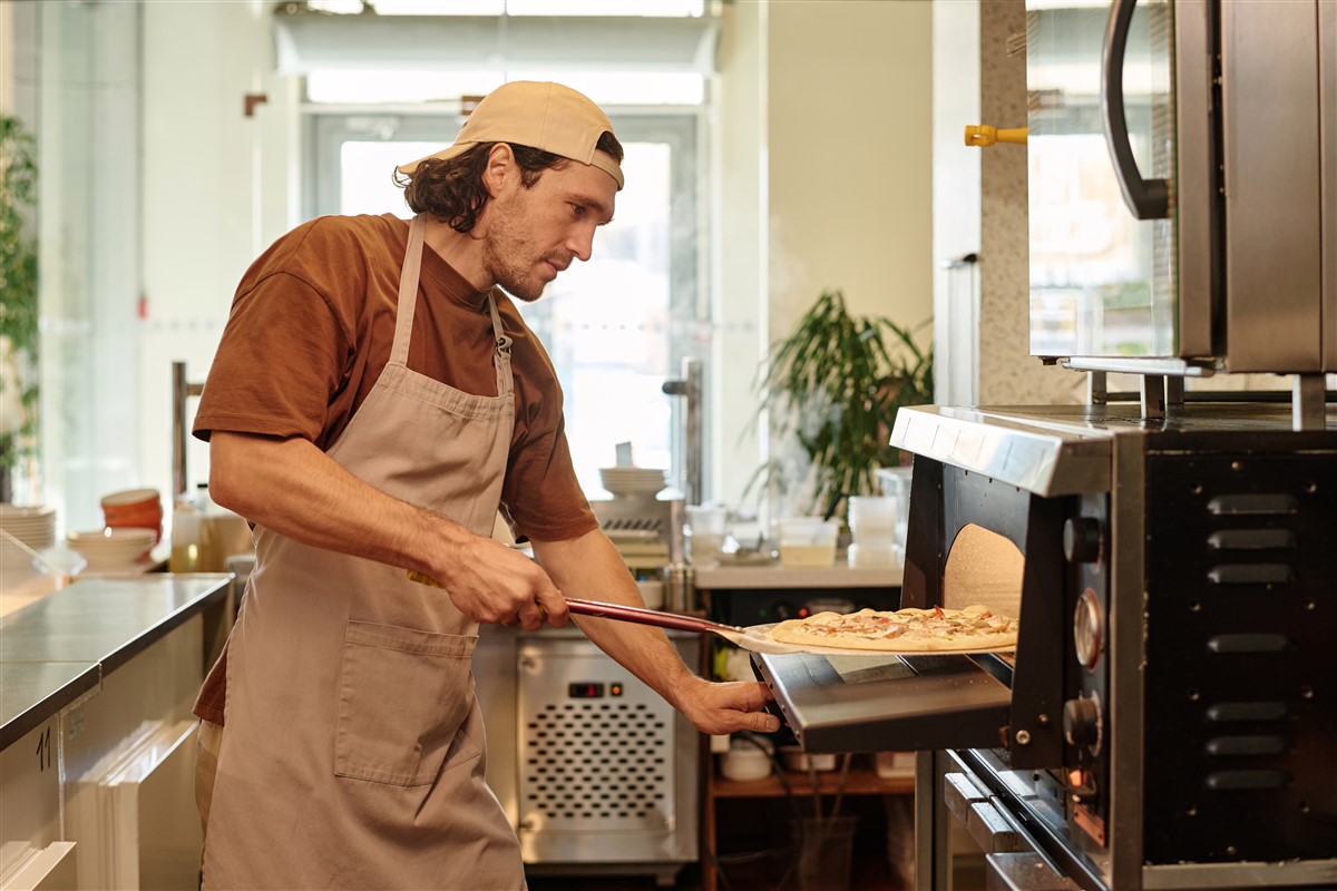 pelle à pizza en inox pour une cuisine professionnelle