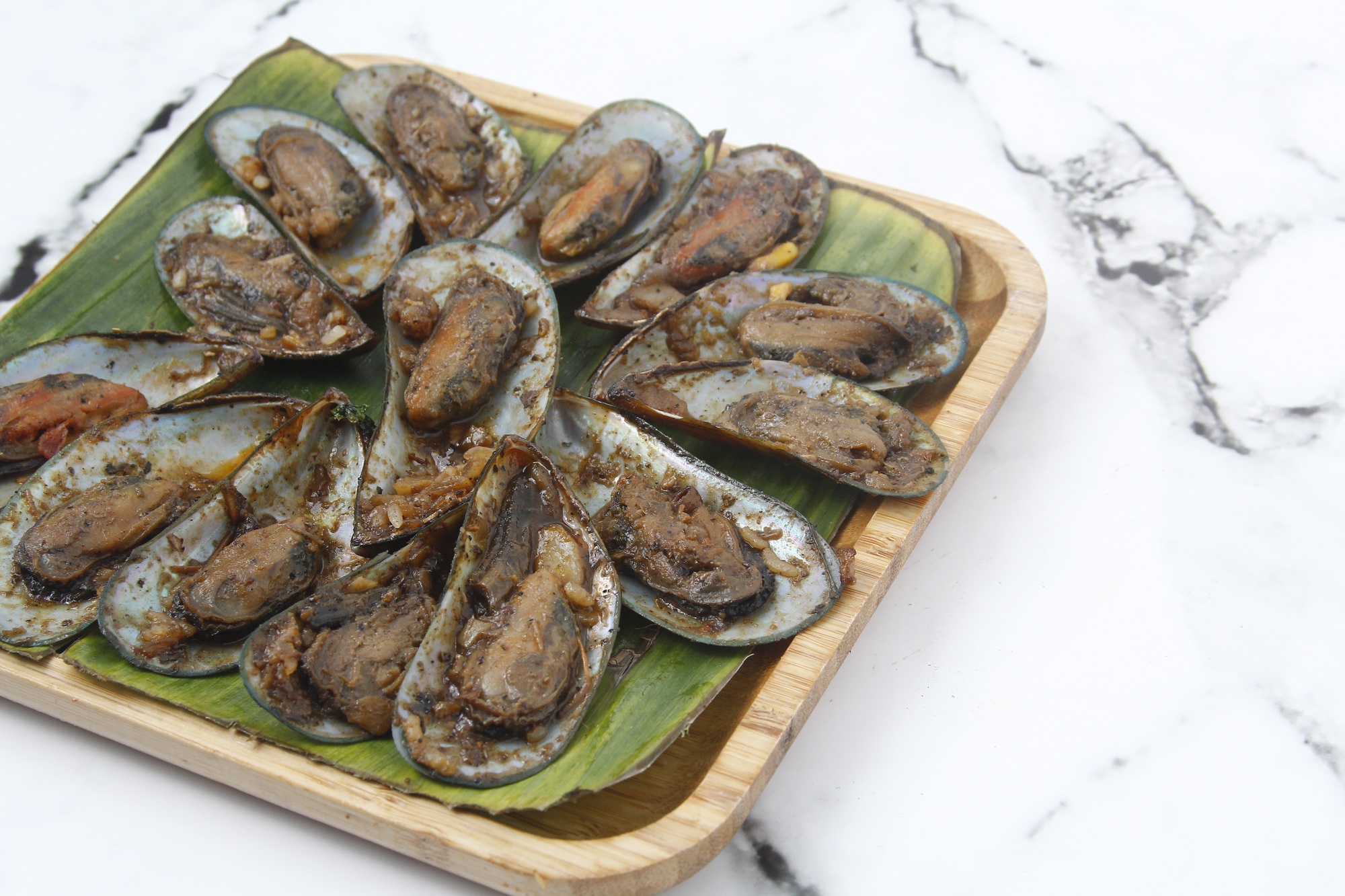 Freshly cooked mussels