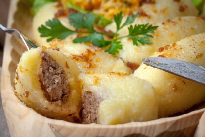 Potato dumplings stuffed with minced meat.