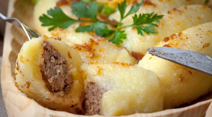 Potato dumplings stuffed with minced meat.