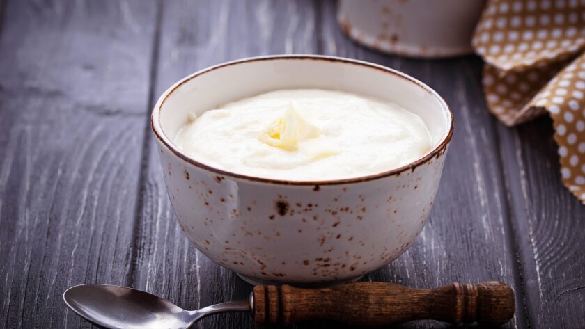 Sweet semolina porridge