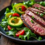 découvrez pourquoi la salade magret de canard fumé et avocat est parfaite pour vos repas d'été : fraîche, savoureuse et pleine de nutriments.