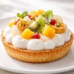 découvrez la recette légère et rafraîchissante de la tartelette nuage aux fruits exotiques, un dessert parfait pour savourer des saveurs tropicales en toute simplicité.