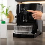 découvrez comment réaliser le détartrage de votre machine à café delonghi magnifica s grâce à nos étapes détaillées, l'interprétation des voyants et des conseils pratiques pour un entretien optimal.