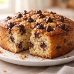 découvrez notre recette facile et rapide du gâteau moelleux aux pépites de chocolat, un délice fondant qui ravira toutes vos papilles.