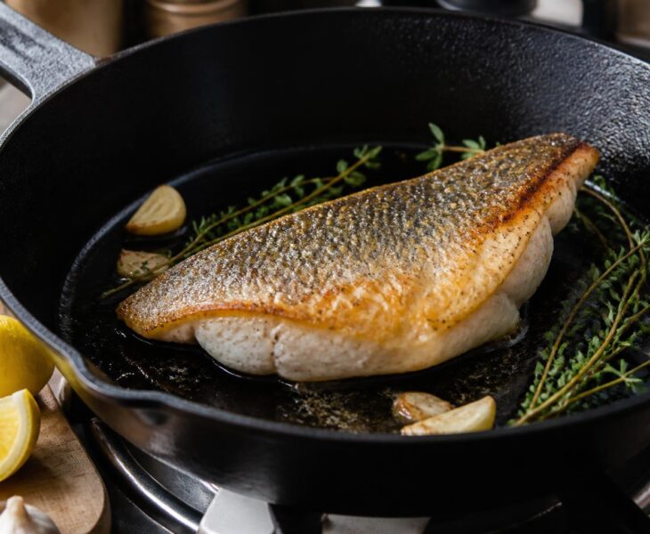 découvrez notre recette incontournable de black bass à la poêle pour une cuisson parfaite et un poisson tendre, sans risque de dessèchement.