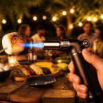 découvrez comment griller du chamallow au chalumeau de cuisine pour des soirées barbecue innovantes et savoureuses. apportez une touche gourmande et originale à vos desserts en un éclair !